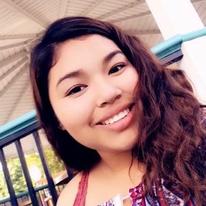 Meet your Posher, Leslie